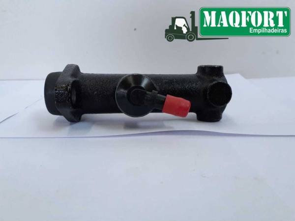 Cilindro Mestre de freio para empilhadeira Yale GP25 1